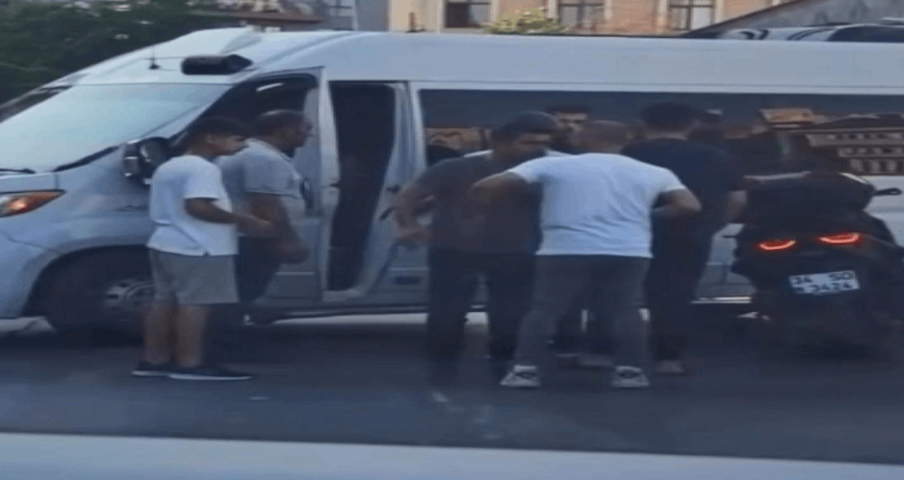 Kağıthane’de yol kavgasında ‘fight başladı’ çıkışı